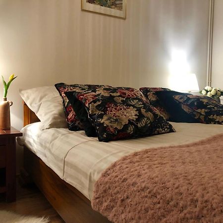 Janicsar Garden Apartman Eger Zewnętrze zdjęcie