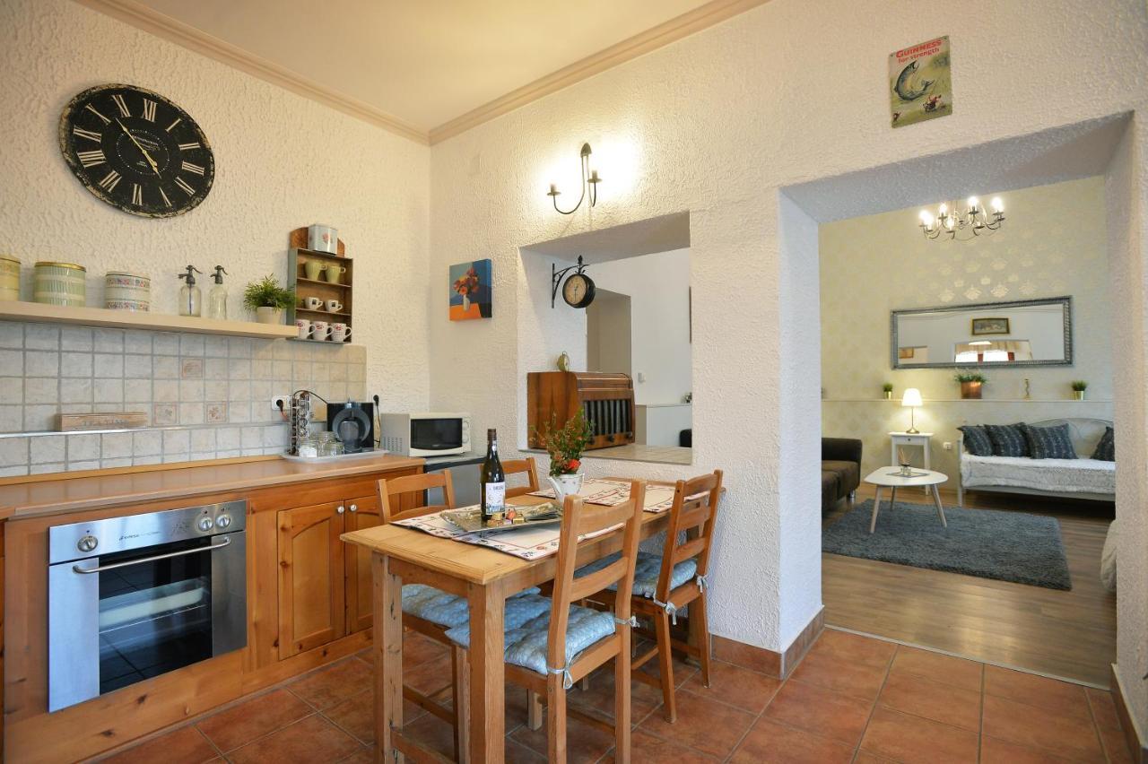 Janicsar Garden Apartman Eger Zewnętrze zdjęcie