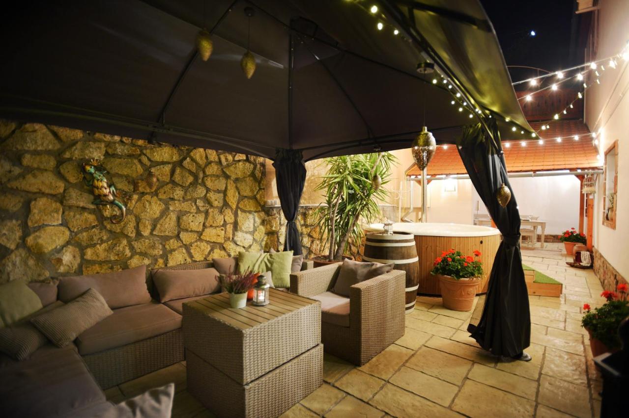 Janicsar Garden Apartman Eger Zewnętrze zdjęcie
