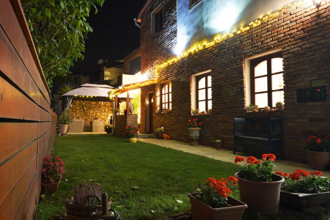 Janicsar Garden Apartman Eger Zewnętrze zdjęcie