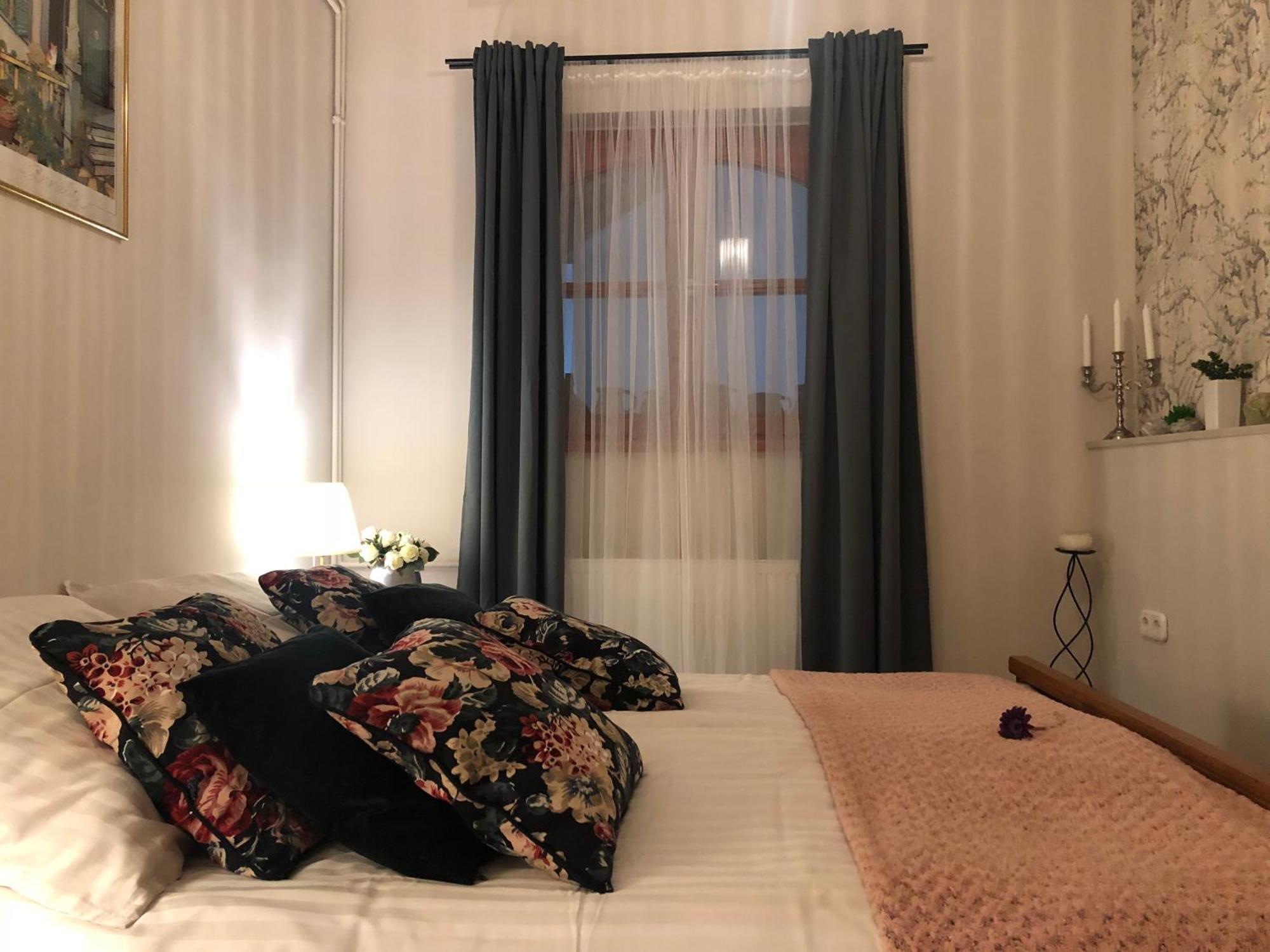 Janicsar Garden Apartman Eger Zewnętrze zdjęcie